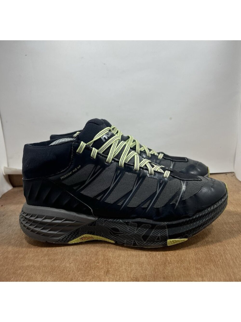 Hoka One One Speedgoat Mid WP Shoes Mens Size 10 Black Trail Hiking Running